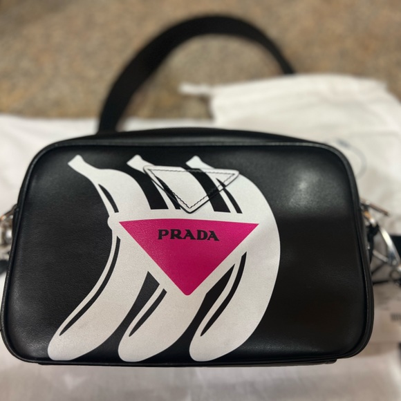 Authentic Prada Camera Bag With Flaws - Picture 5 of 5